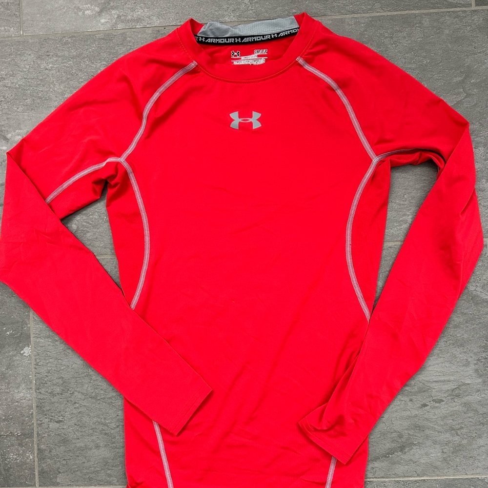 Under Armour Red Long Sleeve Compression Base Layer Shirt. Unisex Size Small